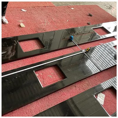 Czarny granitowy blat